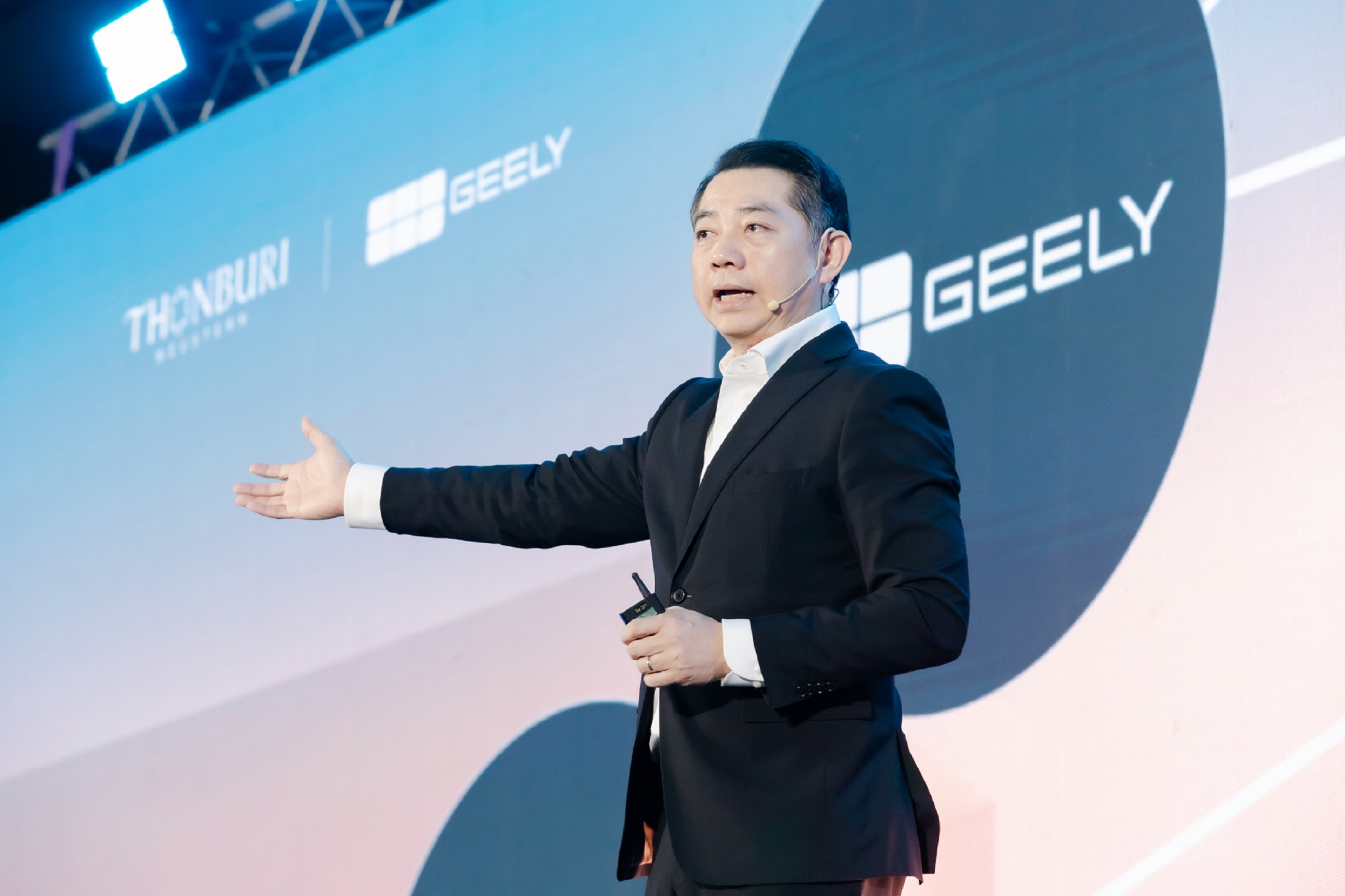 นายณรงค์ สีตลายน ประธานเจ้าหน้าที่บริหาร บริษัท ธนบุรีนอยสเติร์น จำกัด